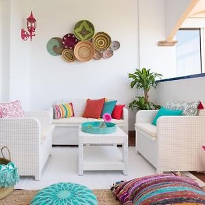 Exotico y bohemio apartamento frente al mar. Increible!!